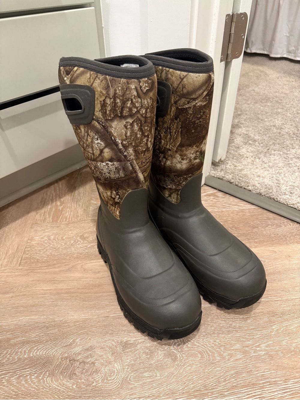 Lincoln Outfitters insulated muck boots